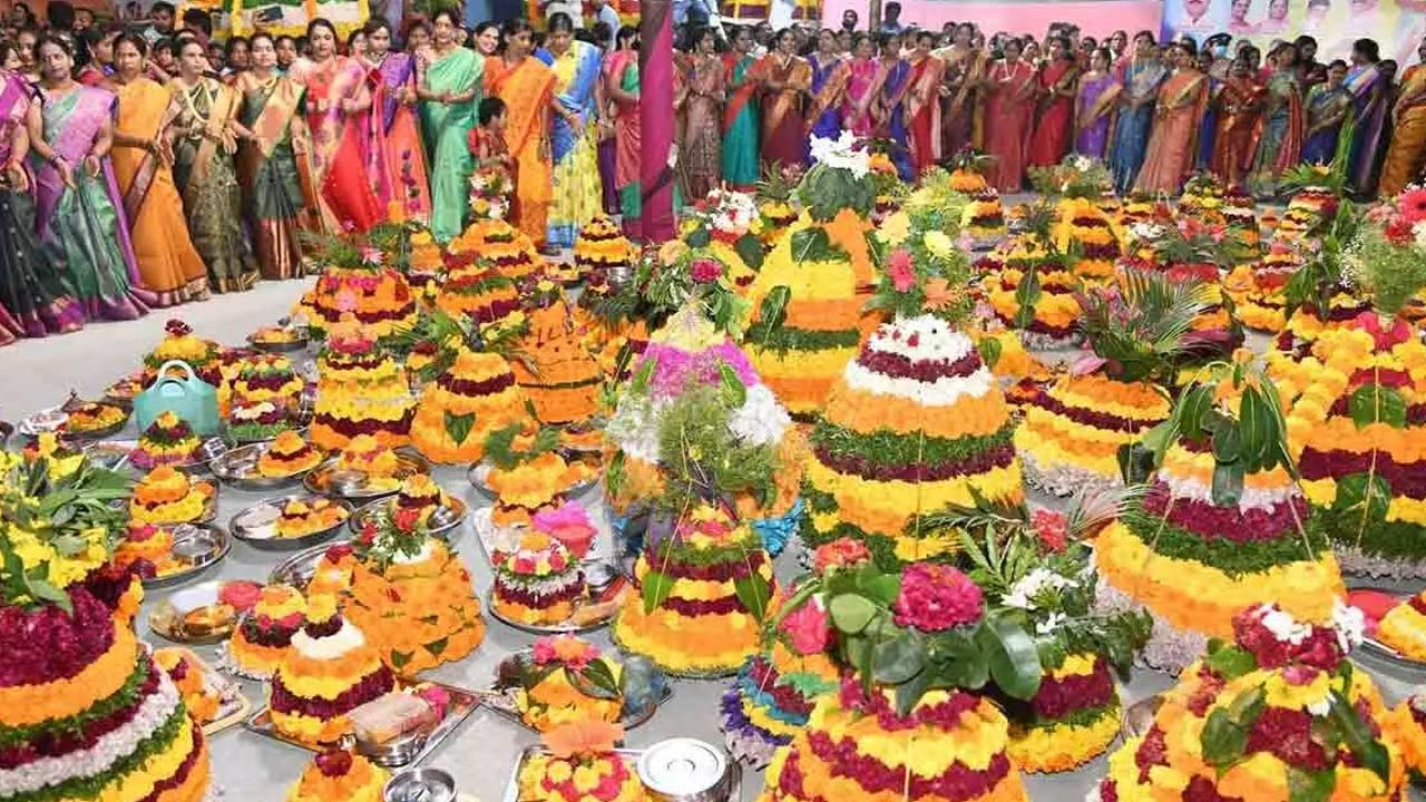 Bathukamma After Dasara: ఇక్కడ దసరా తర్వాతనే సద్దుల బతుకమ్మ.. ఎక్కడో తెలుసా?
