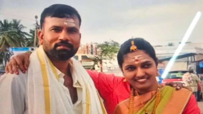 Bengaluru: దారుణం.. కూతురు ఎదురుగా భార్యను చంపిన భర్త.. కారణమిదే!