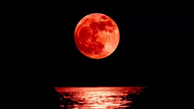 ఖగోళ అద్భుతం.. ఆ రోజే Blood Moon దర్శనం!