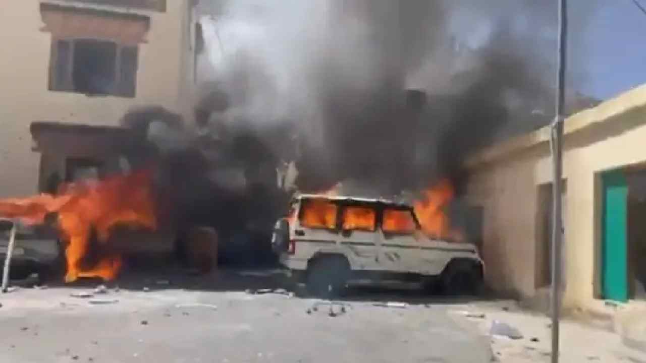 Ladakh: ‘‘సీఆర్‌పీఎఫ్ సిబ్బందిని తగలబెట్టే యత్నం’’.. లడఖ్‌లో హింస, లేహ్‌లో కర్ఫ్యూ..