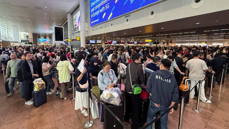 Cyberattack: యూరోపియన్ దేశాలపై సైబర్ దాడి.. చిక్కుల్లో వేలాది మంది ప్రయాణికులు