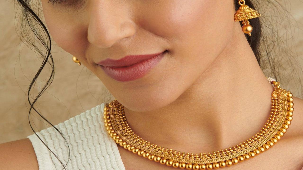 Gold Rates: గోల్డ్ లవర్స్‌కు రిలీఫ్.. ఈరోజు బంగారం ధరలు ఇలా..!