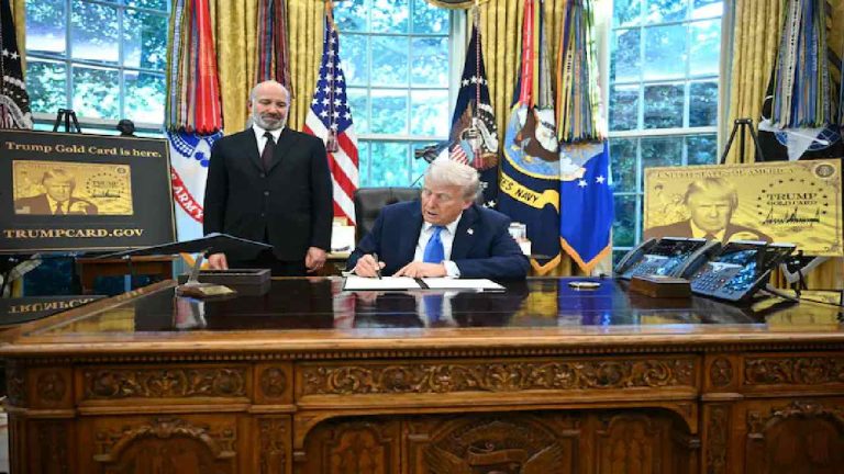 H-1B visa: ఆదివారం నుంచి అమెరికాలోకి ప్రవేశం నిషేధం.. భారతీయులపై H-1B వీసా పిడుగు..