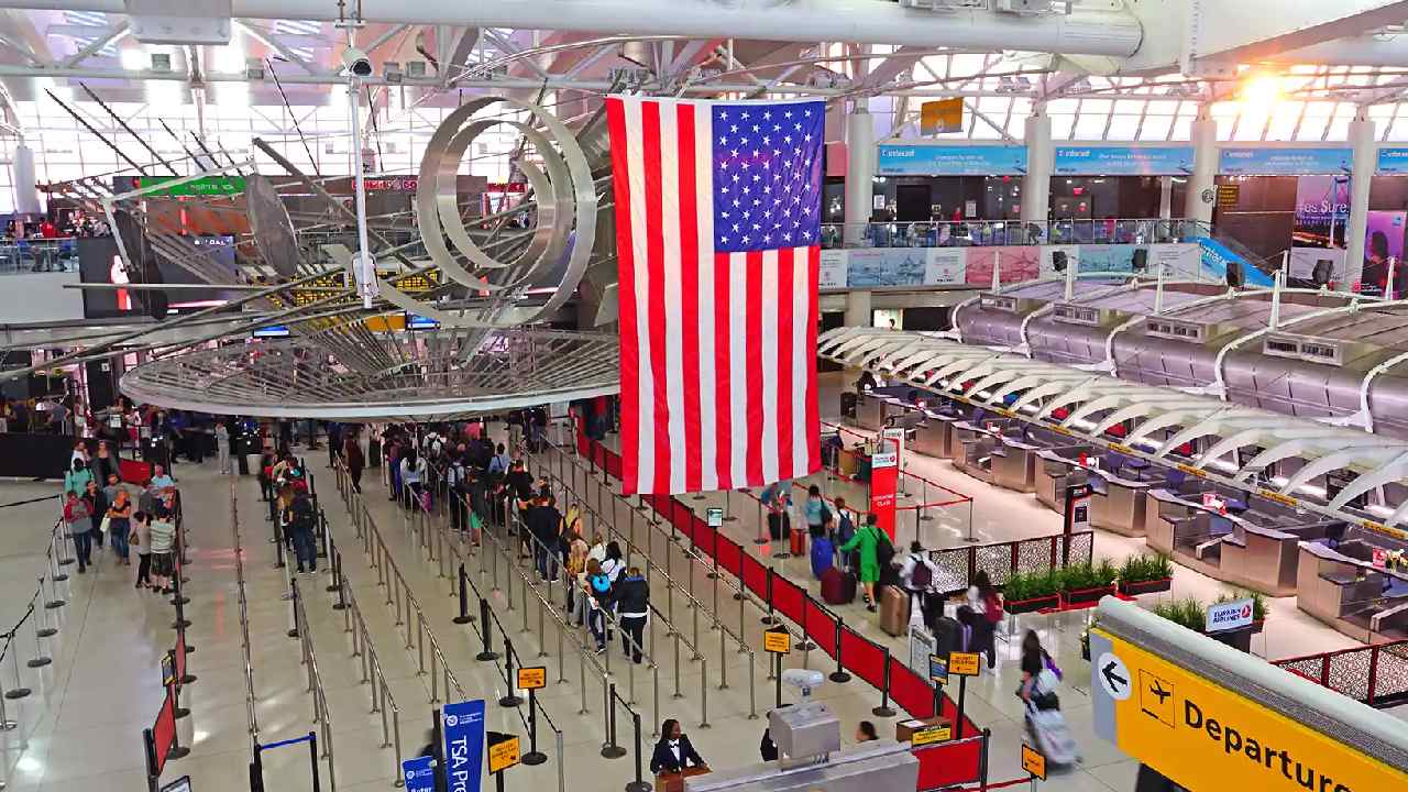 H-1B visa: ట్రంప్ H-1B వీసా చర్యతో ఎయిర్‌పోర్టుల్లో గందరగోళం..పెరిగిన అమెరికా విమాన ఛార్జీలు..