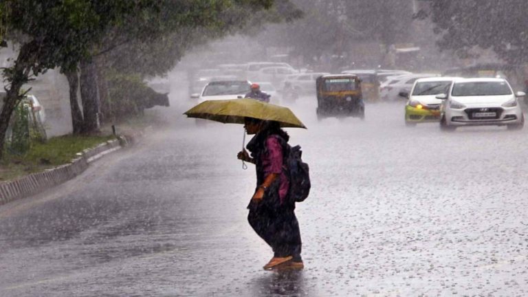 Sudden Rains: ఏపీలో అకస్మాత్తుగా ఉరుములు, మెరుపులతో కూడిన భారీ వర్షాలు..