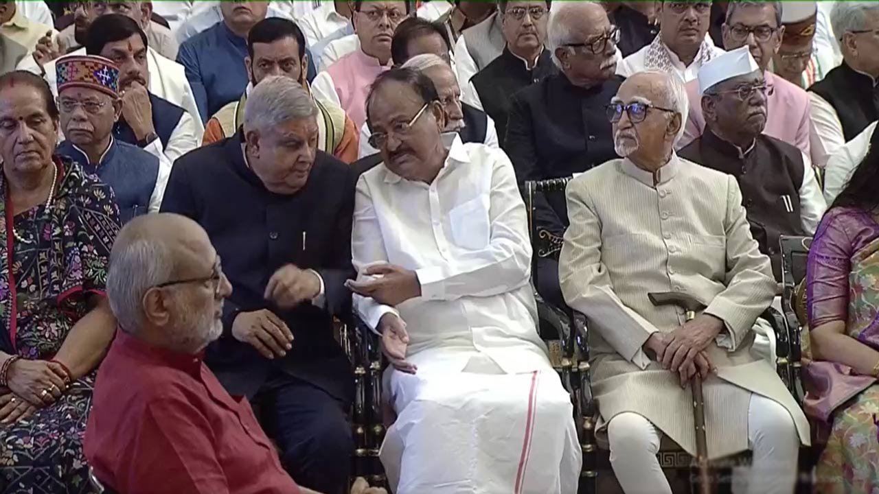 Jagdeep Dhankhar: 2 నెలల తర్వాత రాష్ట్రపతి భవన్‌లో జగదీప్ ధన్‌ఖర్ ప్రత్యక్షం