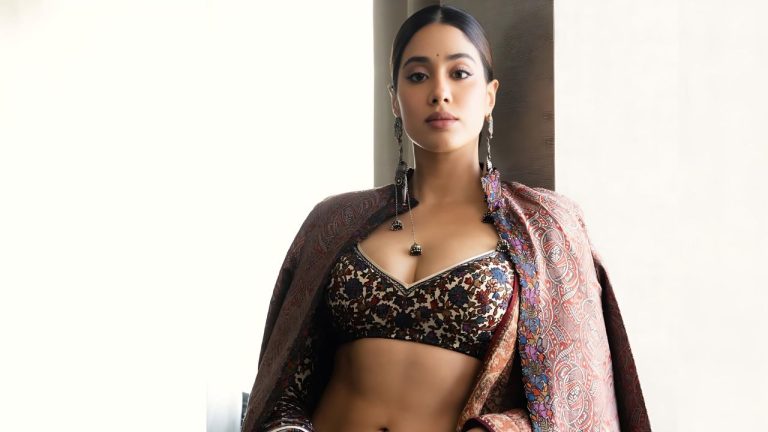 Janhvi Kapoor : వారం గ్యాప్ లో రెండు సినిమాలను దించుతున్న జాన్వీ