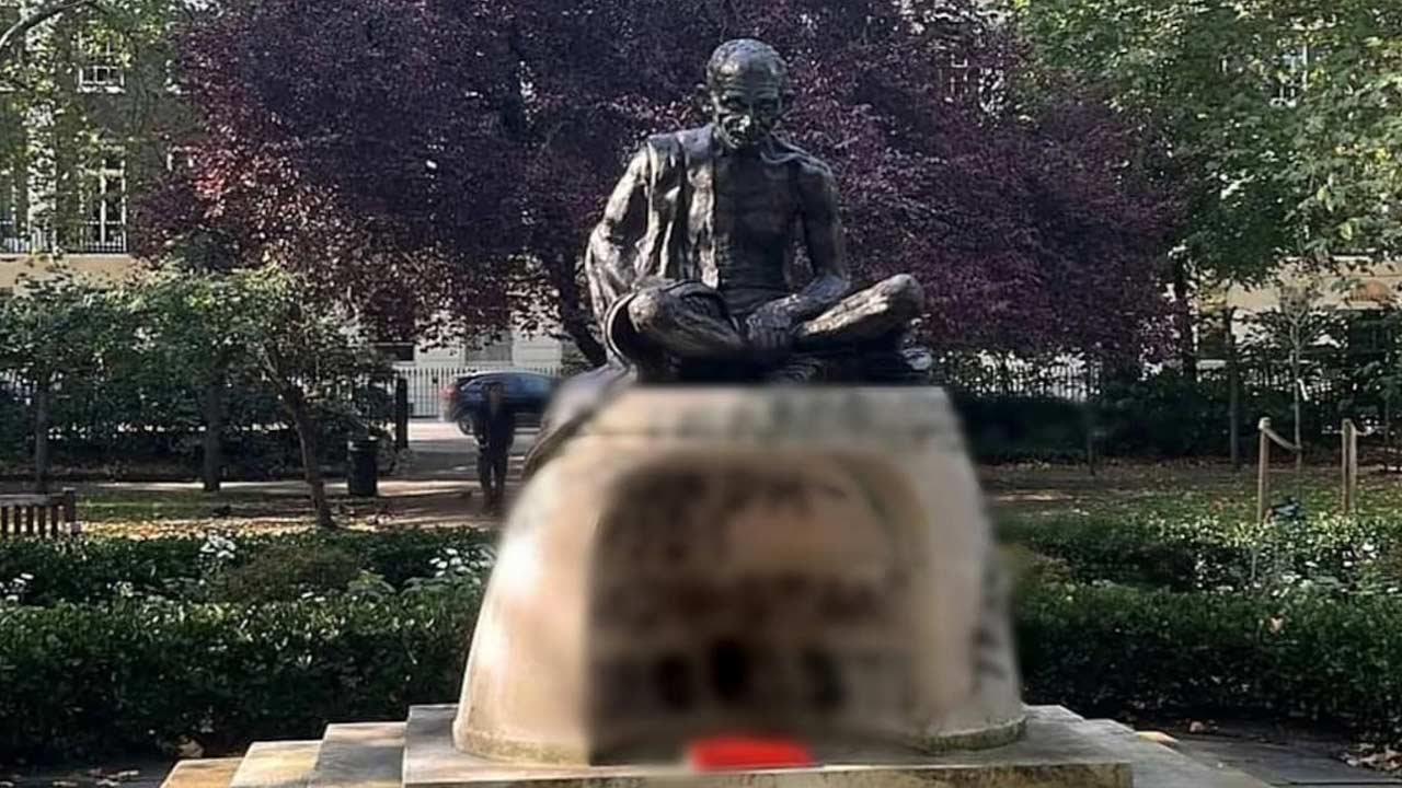 London: లండన్‌లో మహాత్మా గాంధీకి అవమానం.. స్పందించిన భారత్