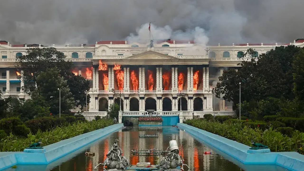 Nepal: ఆర్మీ చేతుల్లోకి నేపాల్.. కొనసాగుతున్న కర్ఫ్యూ