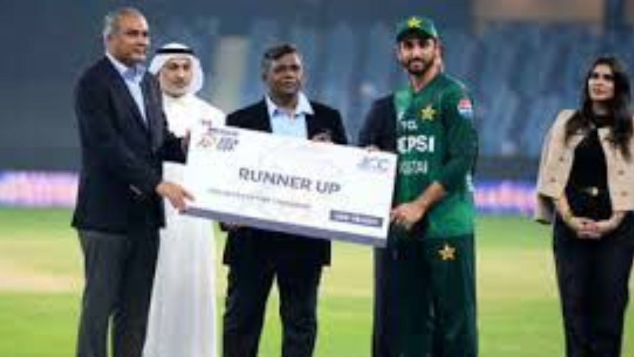 Asia Cup 2025: పాకిస్థాన్ కెప్టెన్‌కు ఎంత బలుపు.. వీడియో వైరల్! ఎక్కడో కాలినట్టుంది సీనా