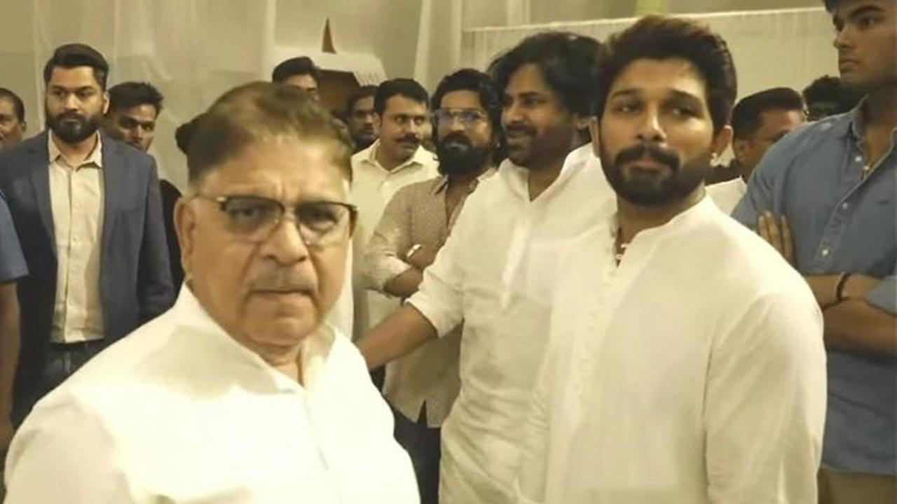 Pawan Kalyan : అల్లు అర్జున్ ఇంట్లో పవన్ కల్యాణ్‌, అకీరా..!