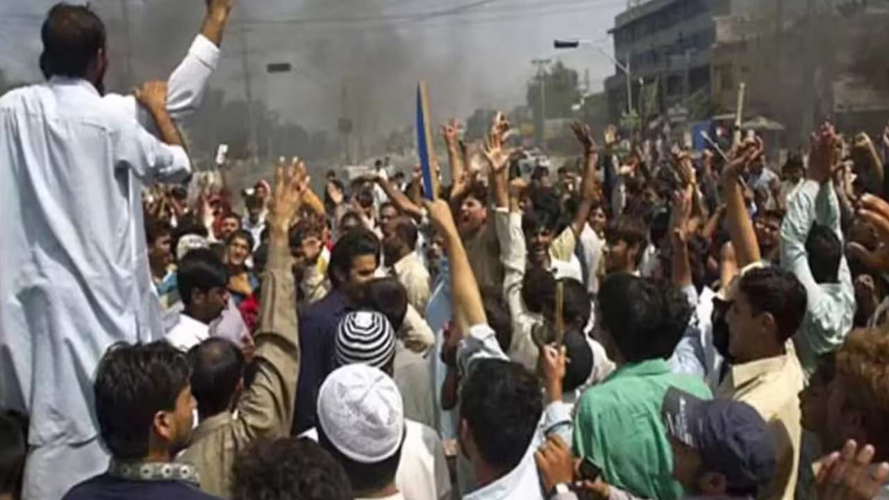 PoK Protests: పీఓకేలో అదుపుతప్పిన పరిస్థితి.. అసలు అక్కడ ఏం జరుగుతుంది?