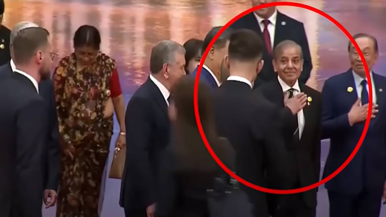 Putin-Shehbaz Sharif: పాక్ ప్రధానికి మళ్లీ అవమానం.. షేక్‌హ్యాండ్ ఇచ్చేందుకు పుతిన్ నిరాకరణ.. చివరికిలా..!