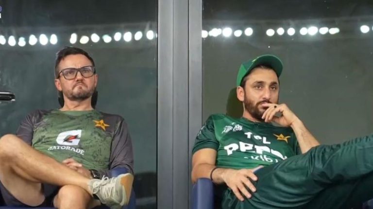 IND vs PAK: పోస్ట్ మ్యాచ్‌ ప్రెజెంటేషన్‌కు పాక్ కెప్టెన్ డుమ్మా.. డ్రెస్సింగ్‌ రూమ్‌లో దాక్కొని!