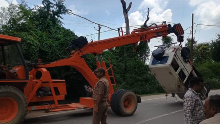 ఉత్తర ప్రదేశ్ లో రోడ్డు ప్రమాదం.. ముగ్గురు అక్కడికిక్కడే మృతి..