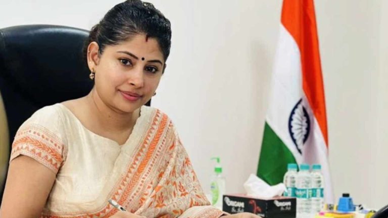 Smita Sabharwal : కాళేశ్వరం కమిషన్‌ రిపోర్ట్‌లో ట్విస్ట్‌.. హైకోర్టులో ఐఏఎస్ స్మితా సబర్వాల్ పిటిషన్