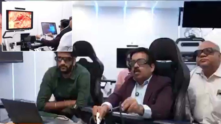 Historic Event : వైద్య చరిత్రలో రికార్డు.. హైదరాబాద్‌లో కూర్చొని గుర్గావ్‌లోని చిన్నారికి సర్జరీ