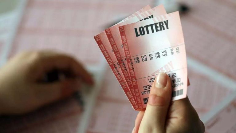 UP Man Wins Lottery: 30 ఏళ్ల యువకుడికి రూ.34 కోట్ల బహుమానం.. దుబాయ్‌లో యూపీ యువకుడి అదృష్టం..