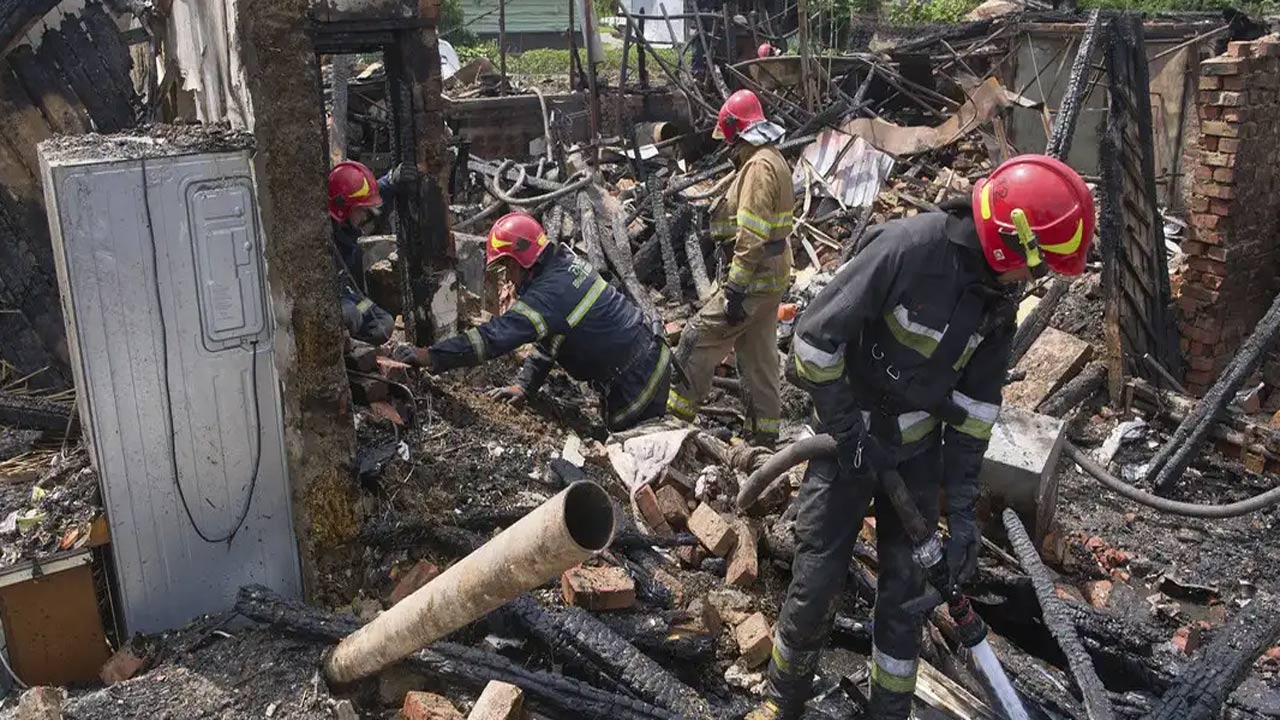 Ukraine-Russia: ఉక్రెయిన్‌పై రష్యా భీకరదాడులు.. డ్రోన్లు, క్షిపణులు ప్రయోగం