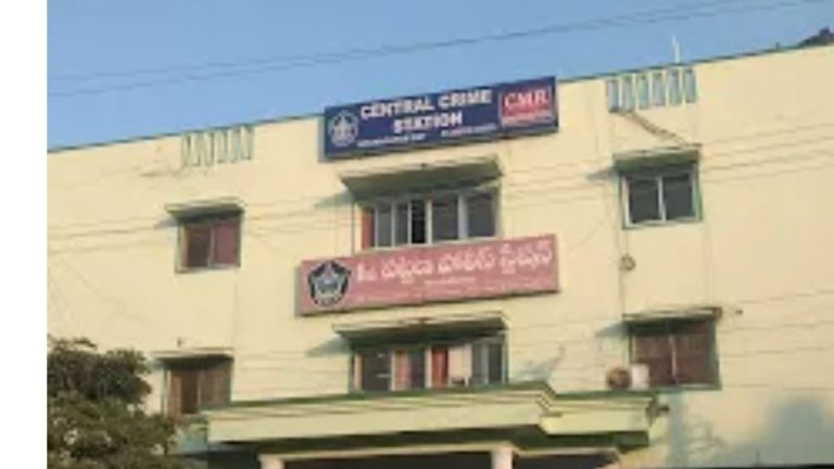 Vijayawada: బుడ్డోడా.. నువ్వు చాలా గ్రేట్.. తల్లిపై  కేసు పెట్టిన బాలుడు