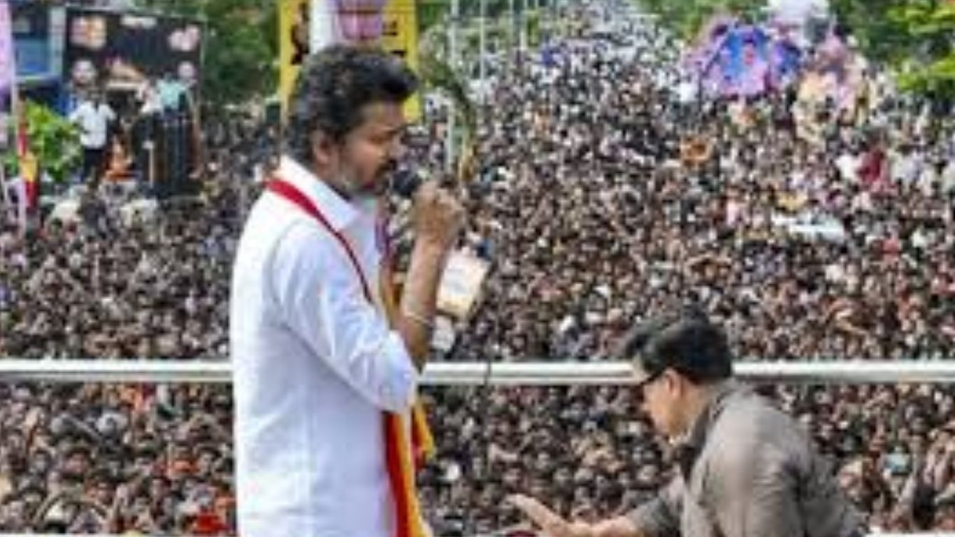 Tamilnadu: తొక్కిసలాటకు స్టాలిన్ ప్రభుత్వమే కారణం-  టీవీకే పార్టీ నేతలు