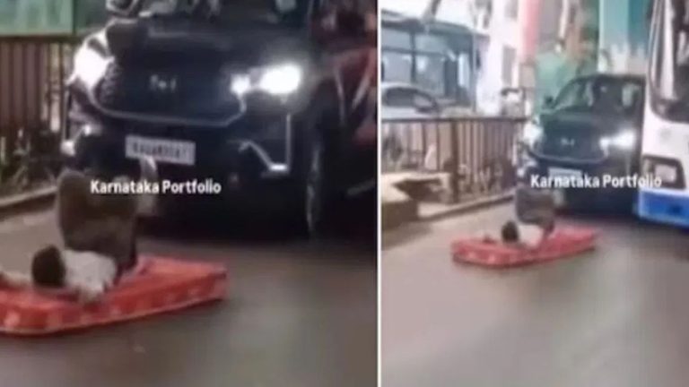 Bengaluru: ఏందిరా మాకి రచ్చ.. ఫేమస్ అవ్వడానికి రోడ్డు మీదనే….