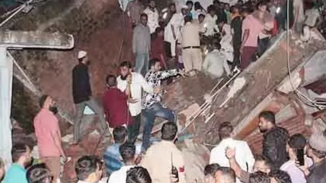 Madyapradesh: ఘోర ప్రమాదం.. ఇండోర్ లో భవనం కూలి ఇద్దరు సజీవ సమాధి