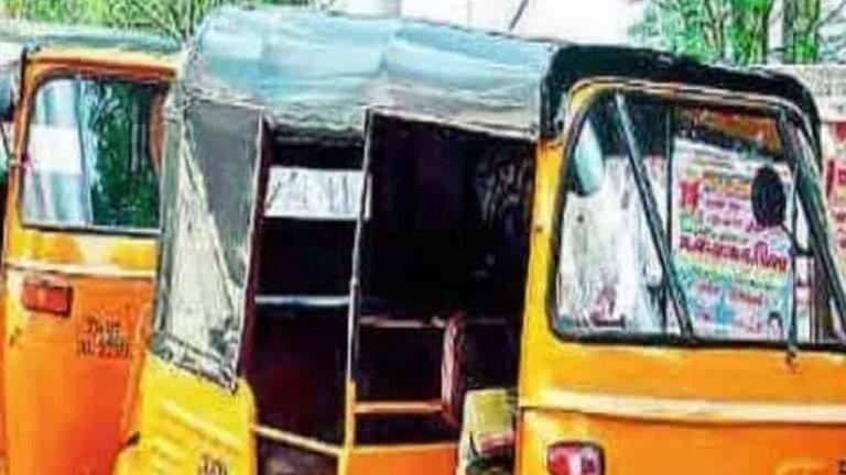 WhatsApp: ఇంటి ముందు పార్కింగ్ చేసిన ఆటో చోరీ.. దొంగను పట్టించిన వాట్సాప్ గ్రూప్..