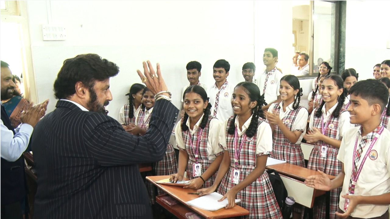 Balakrishna: ముంబై స్కూల్లో బాలయ్య సందడి