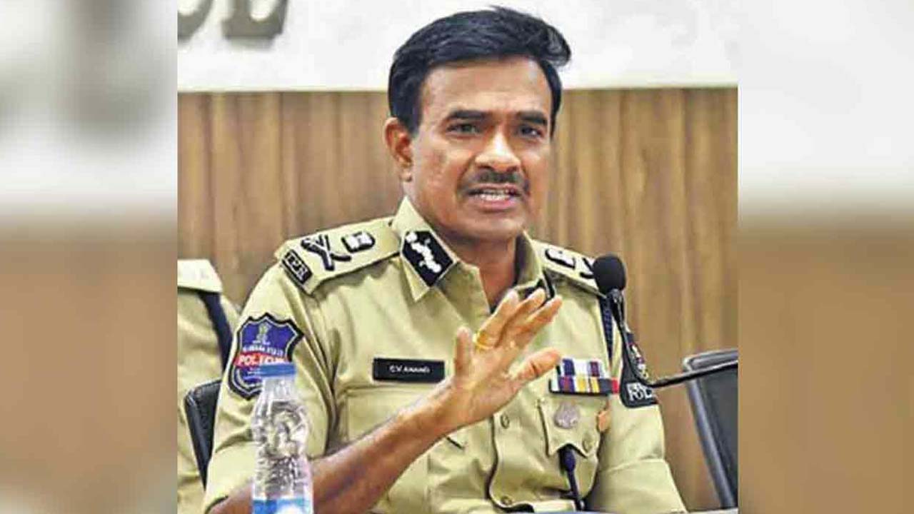 CP CV Anand: నిమజ్జనానికి ఏర్పాట్లు పూర్తి.. ఎట్టి పరిస్థితుల్లో డీజేలకు అనుమతి లేదు..