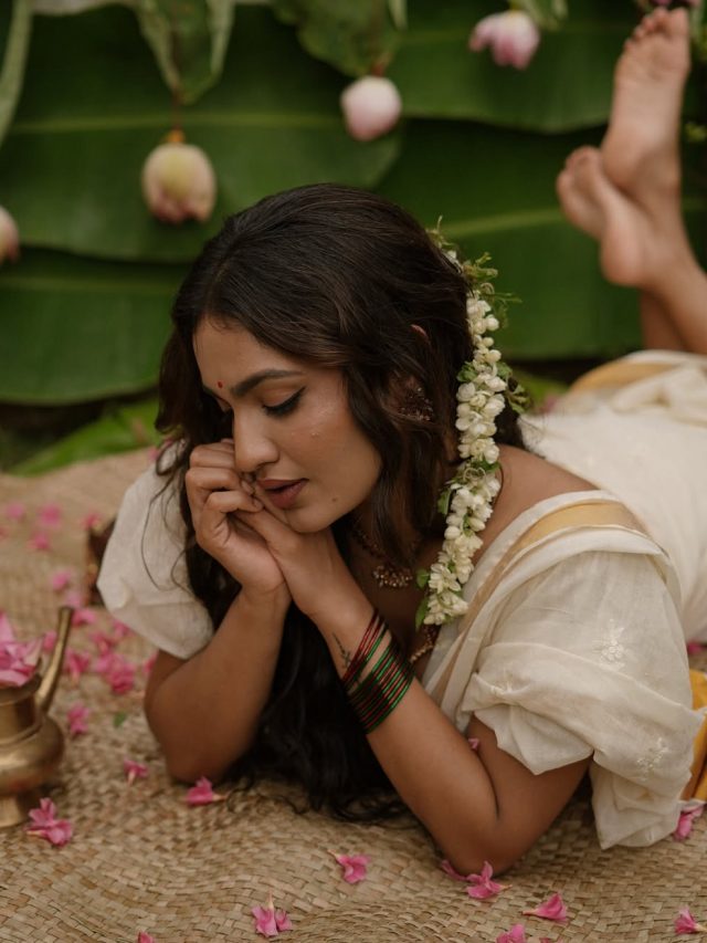 ఓణం సౌందర్యంలో సానియా అద్భుత ఆకర్షణ