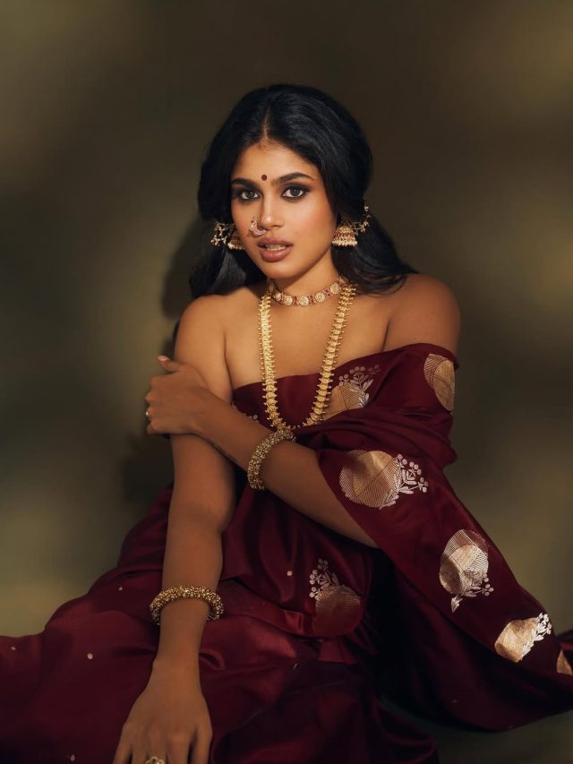 హాట్ శారీలో ఫరియా అబ్దుల్లా...ఫైర్