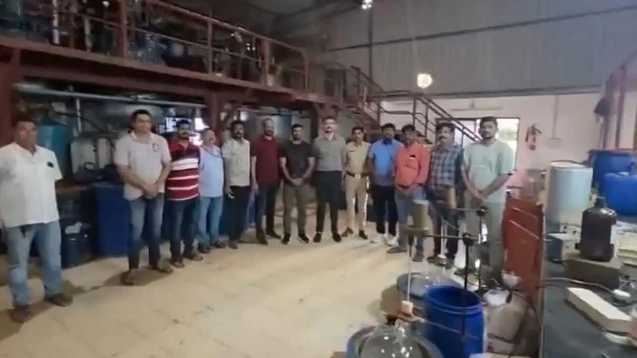 Charlapally Drug Case: చర్లపల్లి డ్రగ్స్ కేసులో సంచలన విషయాలు.. రోజు వారి కూలీగా వెళ్లిన పోలీసు