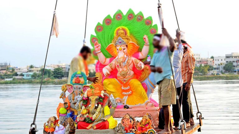 Ganpati Idols: గణేష్ విగ్రహాల నిమజ్జనం ఫోటోలు, వీడియోలు తీయడం, షేర్ చేయడంపై నిషేధం.. ఆదేశాలు జారీ