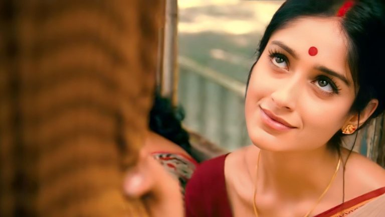 Ileana : సెట్‌లో ఆ డైరెక్టర్ అలా చేయడంతో ఏడ్చేసా..