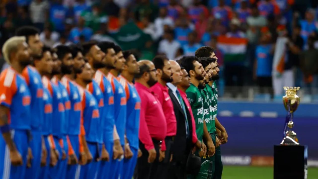 IND vs PAK: ఎవరి చేతికి ట్రోఫీ? ముచ్చటగా మూడోసారి.. ఫైనల్⁭లో పాకిస్థాన్⁭తో భారత్⁭ఢీ..