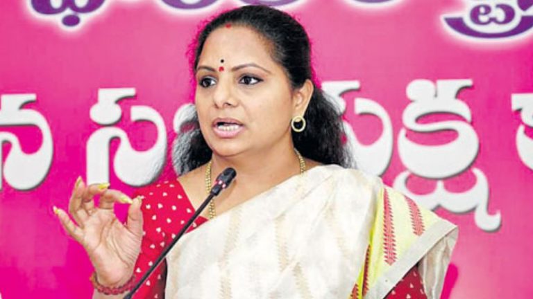 Kalvakuntla Kavitha: నాన్న నిర్ణయాన్ని శిరసావహిస్తుస్తా?.. ఏ పార్టీలో చేరను!