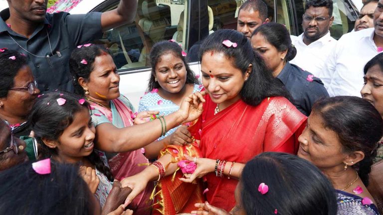 Kalvakuntla Kavitha : ఏ ఊరు.. ఎవ్వరి జాగీరు కాదు.. మళ్లీ మళ్లీ సిద్దిపేటకి, చింతమడకకు వస్తా