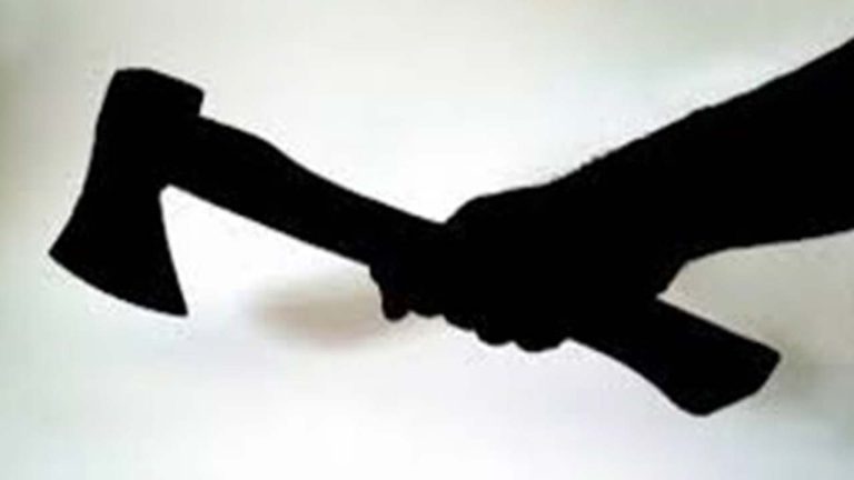 Tragedy: పాపం రా.. అన్నం తింటుండగా కూర వేయలేదని.. మహిళను గొడ్డలితో నరికి..