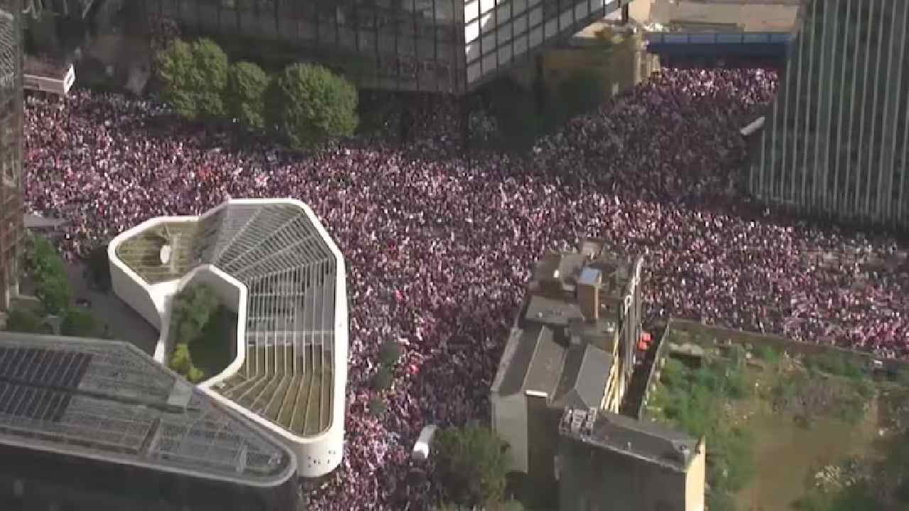 London: నేపాల్ తర్వాత, లండన్‌లో భారీ నిరసనలు.. లక్షల్లో పాల్గొన్న జనం..