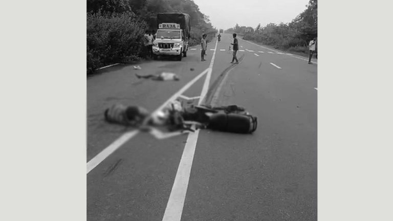 Mahabubad: యూరియా టోకెన్ల కోసం వెళ్తుండగా రోడ్డు ప్రమాదం.. బొలేరో, బైక్ ఢీకొని ఒకరు మృతి