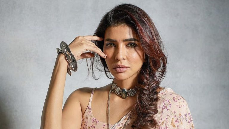 Manchu Lakshmi :  ఫిల్మ్ ఛాంబర్‌లో కలకలం.. సీనియర్ జర్నలిస్ట్‌పై మంచు లక్ష్మి ఫిర్యాదు