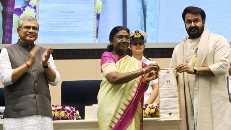 National Film Awards: రాష్ట్రపతి చేతుల మీదుగా దాదాసాహెబ్‌ ఫాల్కే పురస్కారం అందుకున్న మోహన్‌లాల్‌..
