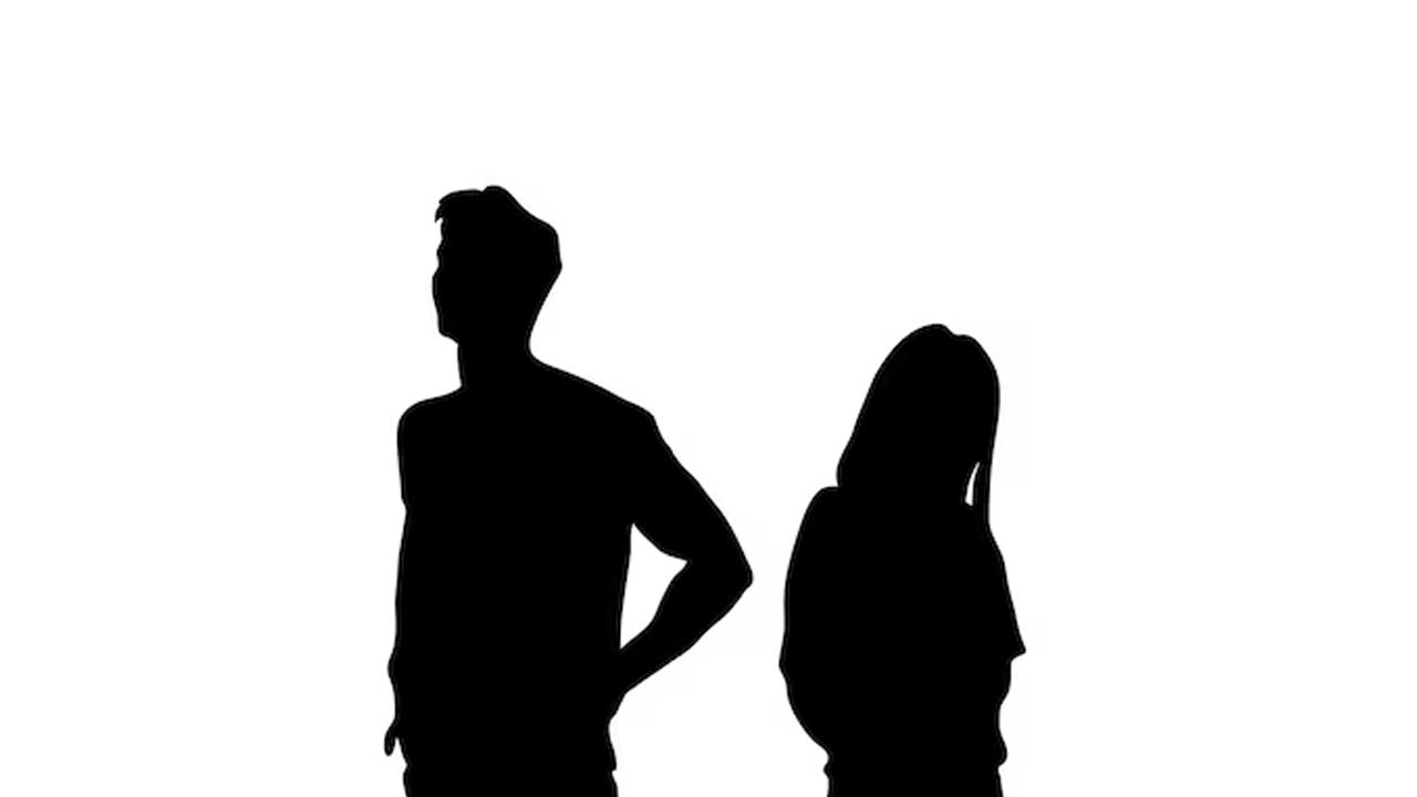 Cinema Couple: ఆయనకు 42, ఆమెకు 22!