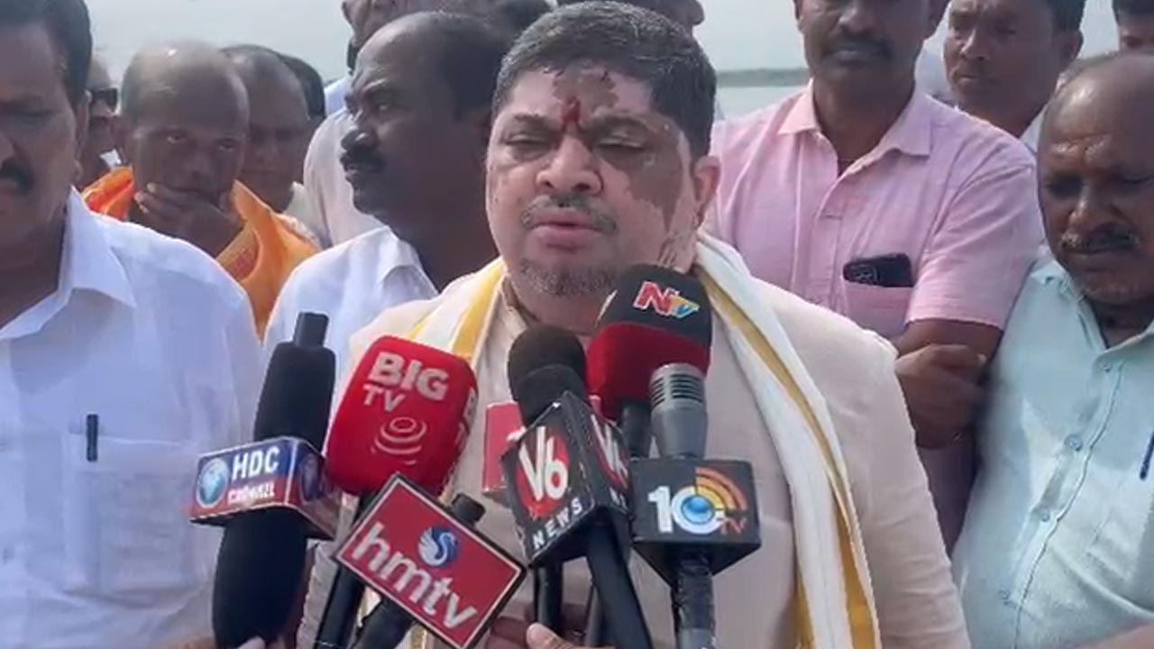 Minister Ponnam: విదేశాల్లో ఉన్న తెలంగాణ వారంతా రాష్ట్రంలో పెట్టుబడులు పెట్టాలి..