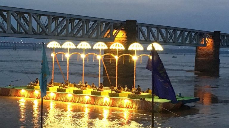 Rajahmundry: పుష్కర్ ఘాట్‌లో స్థానానికి వెళ్లి ఇద్దరు భవానీలు గల్లంతు..