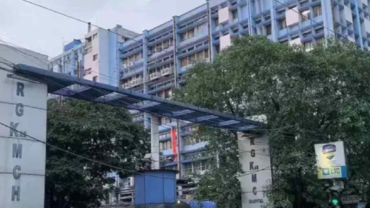 RG Kar Medical College: ఆర్జీ కర్ మెడికల్ కాలేజీ విద్యార్థిని మృతి.. లవర్‌పై పేరెంట్స్ ఆరోపణ..