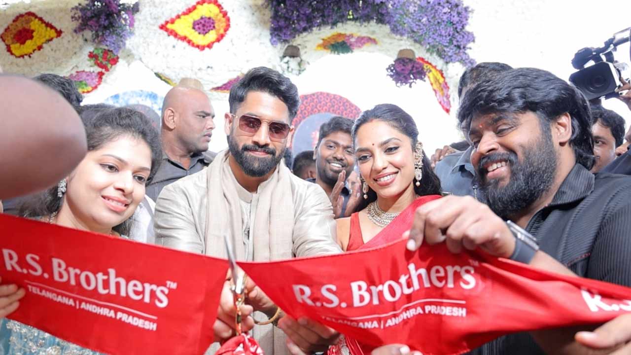 R.S. Brothers : 15వ షోరూమ్ హైదరాబాద్ వనస్థలిపురంలో శుభారంభం