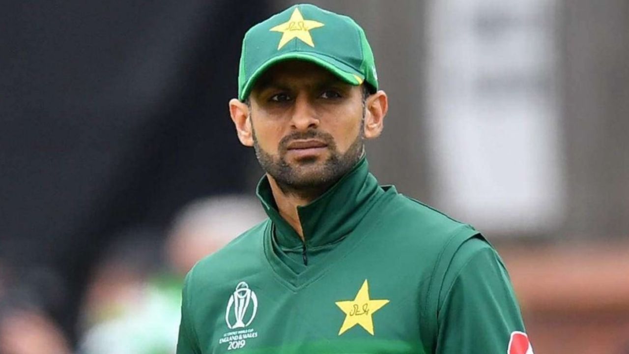 Shoaib Malik: అభిషేక్ శర్మ సెన్సేషనల్‌ బ్యాటింగ్.. పీసీబీపై షోయబ్ మాలిక్ ఫైర్!