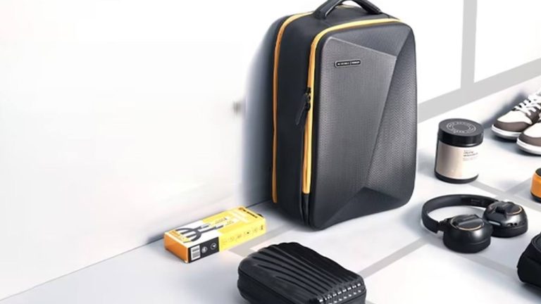 Smart Backpack: ఇన్-బిల్ట్ ఛార్జింగ్.. ఫోన్‌ను ఛార్జ్ చేసే పవర్ ఫుల్ స్మార్ట్ బ్యాగ్‌లు విడుదల.. ధర ఎంతంటే?